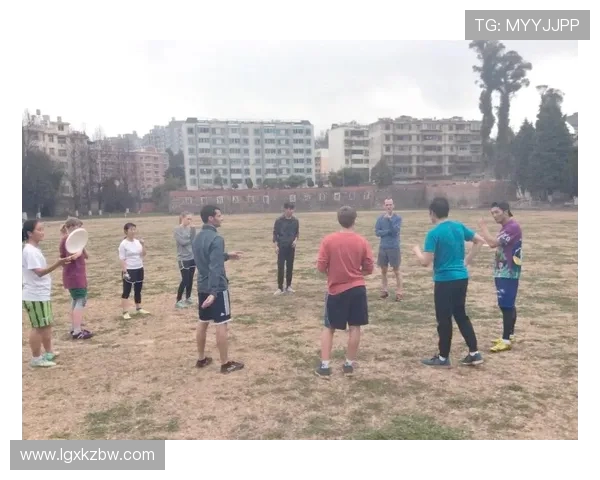 从零基础到飞盘高手的全面指南与实战技巧分享 从零基础到飞盘高手的全面指南与实战技巧分享