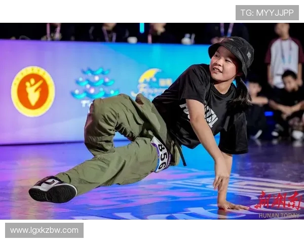 广州街舞队在世界滑板锦标赛中的速度表现引发热议与关注 广州街舞队在世界滑板锦标赛中的速度表现引发热议与关注