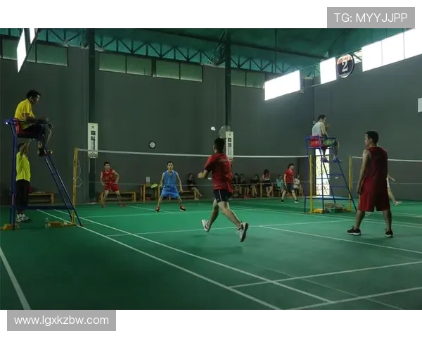 王强独家分享羽毛球技巧与训练心得助你提升竞技水平