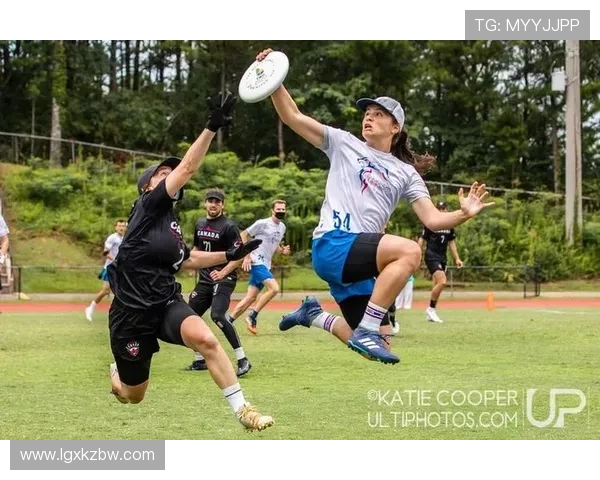 赛后复盘分析上海飞盘队与武汉飞盘队的竞技状态与表现对比