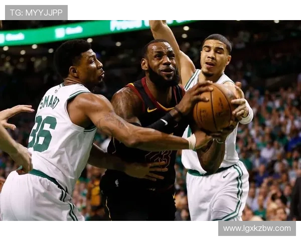 凯尔特人对决姚明的传奇时刻回顾与篮球历史的交汇点 凯尔特人对决姚明的传奇时刻回顾与篮球历史的交汇点