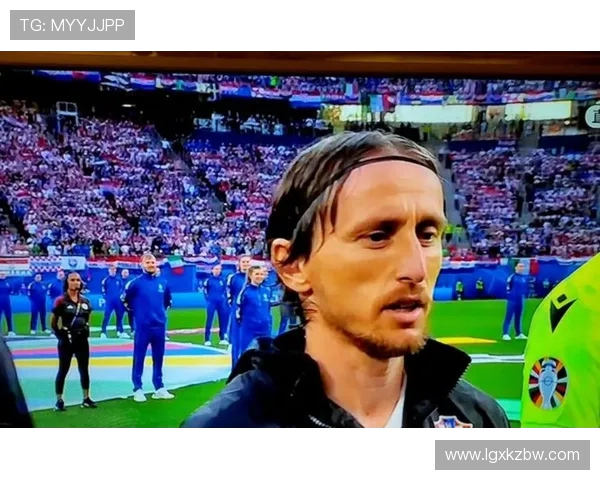 北爱尔兰与波黑激战在即球迷期待精彩对决与历史交锋 北爱尔兰与波黑激战在即球迷期待精彩对决与历史交锋