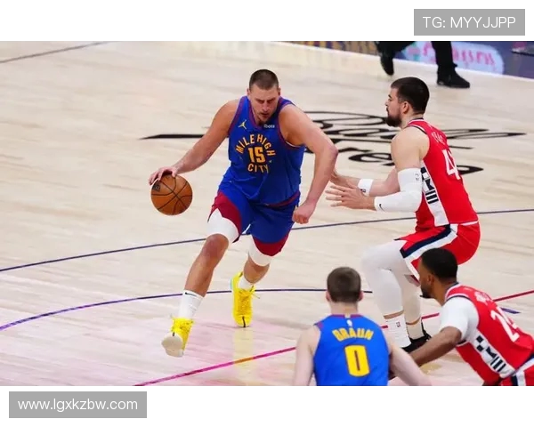 掘金与快船精彩对决现场直播全程回顾与分析 掘金与快船精彩对决现场直播全程回顾与分析