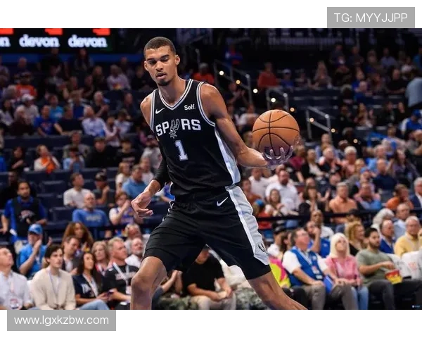 文班亚马法国队首秀表现惊艳27分大胜意大利吸引众多NBA球探关注 文班亚马法国队首秀表现惊艳27分大胜意大利吸引众多NBA球探关注