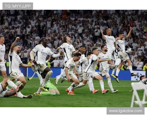 曼联与皇马激战全场比分揭晓精彩瞬间回顾与分析 曼联与皇马激战全场比分揭晓精彩瞬间回顾与分析